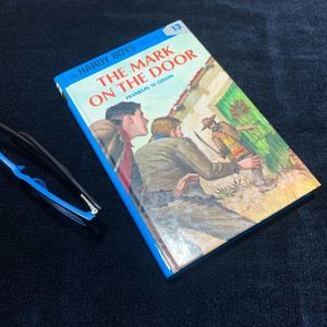 Vintage The Hardy Boys #13